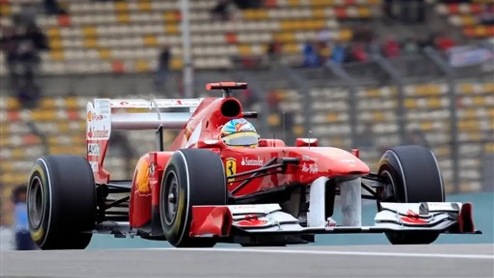 Mi Ferrari va muy despacio: Fernando Alonso