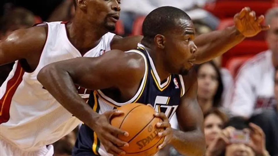 En tiempo extra, Jazz derrota sorpresivamente 116-114 a Heat