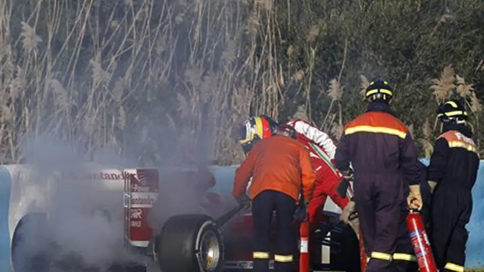Se incendia monoplaza de Ferrari en pruebas de Jerez