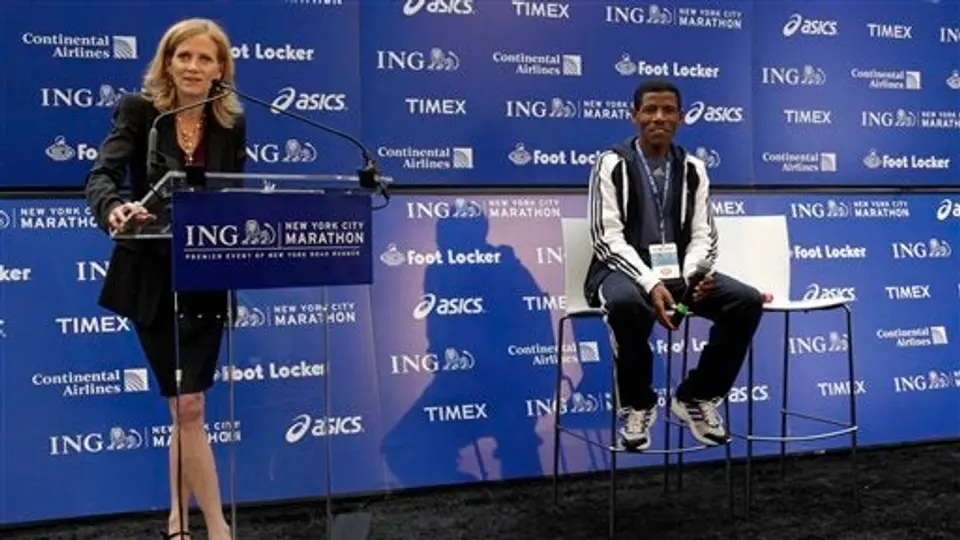 Gebrselassie desiste de retirarse de las competencias