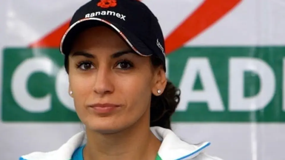 Paola Espinosa se queja del Centro Acuático Panamericano