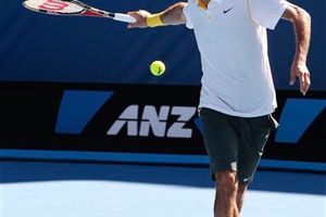 Federer ya está en Cuartos e iguala marca de Connors