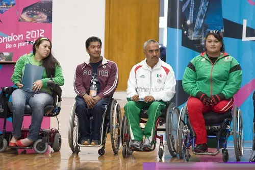 Conviven miembros de la Embajada Británica con atletas paralímpicos