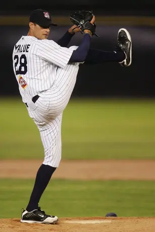 Sultanes hacen valer la localía ante Saraperos