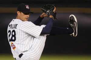 Sultanes hacen valer la localía ante Saraperos