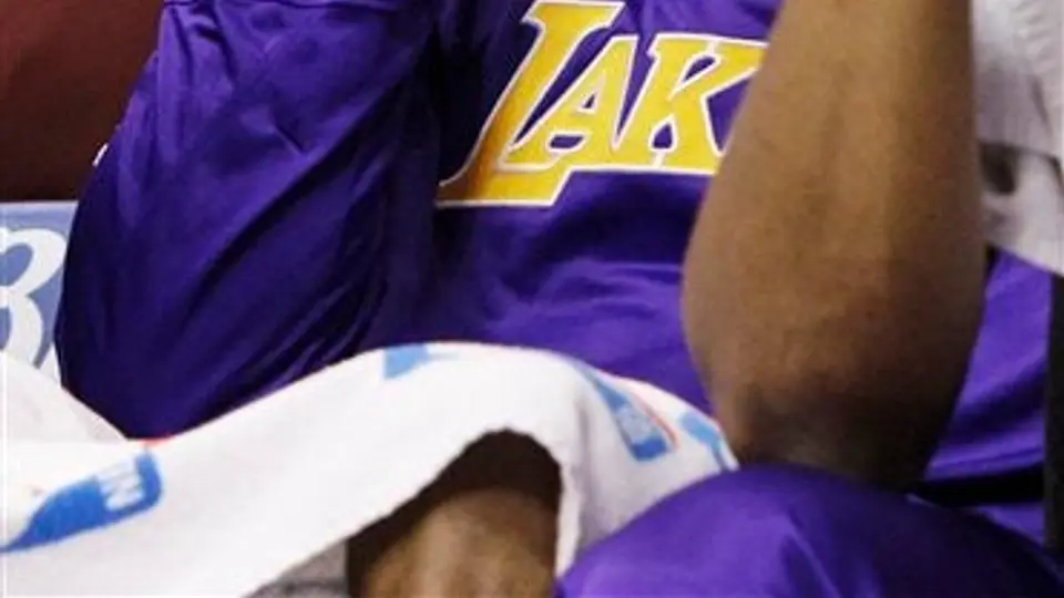 Los Mavericks barren a los Lakers