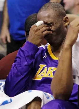 Los Mavericks barren a los Lakers
