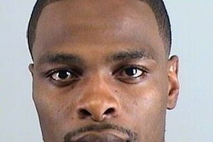 Jugador de los Broncos, arrestado por agresión sexual