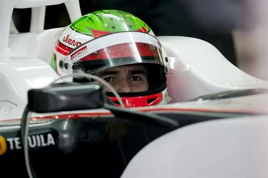 Checo logra el mejor tiempo en Montmeló