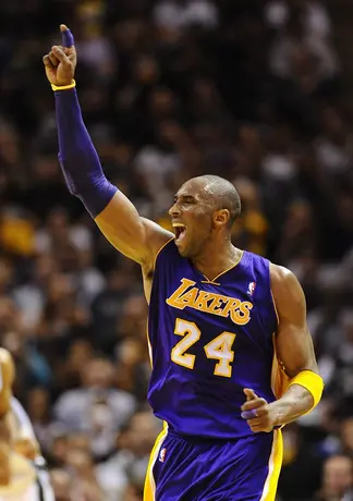 Kobe Bryant hace historia ante Atlanta