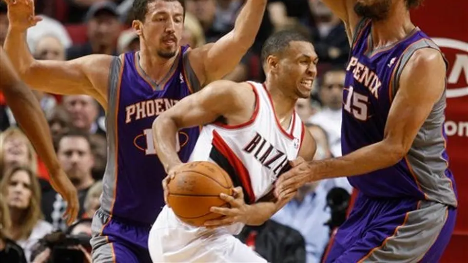 Trail Blazers 106, Suns 92; Batum guía a Portland
