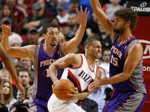 Trail Blazers 106, Suns 92; Batum guía a Portland