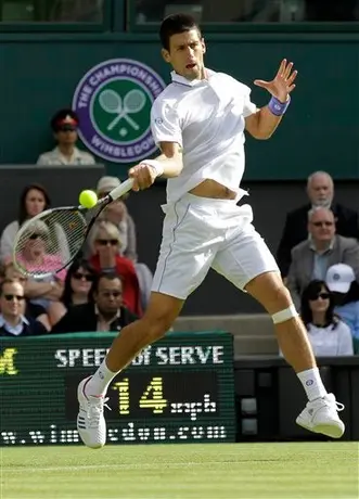 Djokovic derrota a Chardy 'sin despeinarse'