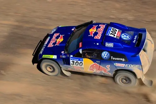 Sainz gana; qatarí Al-Attiyah continúa de líder en rally Dakar