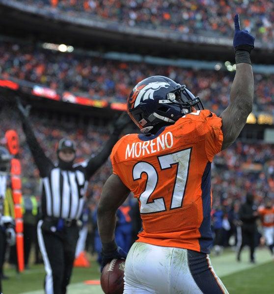 Moreno en el segundo cuarto puso el marcador 21-14 a favor de los Broncos | AP