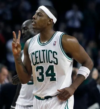 Pierce llega a 20 mil puntos y Celtics vence 105-102 a Bucks