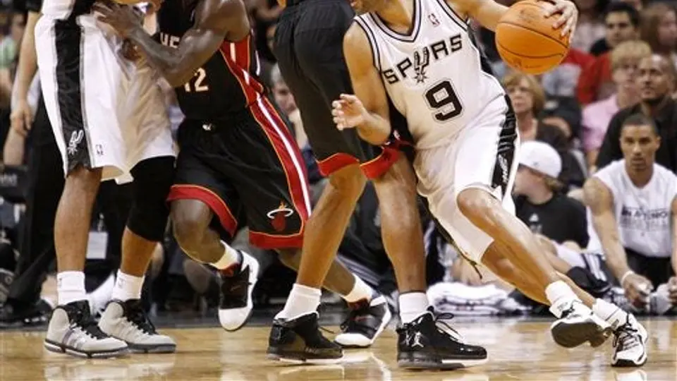 Tony Parker firma extensión por cuatro años y 50 mdd