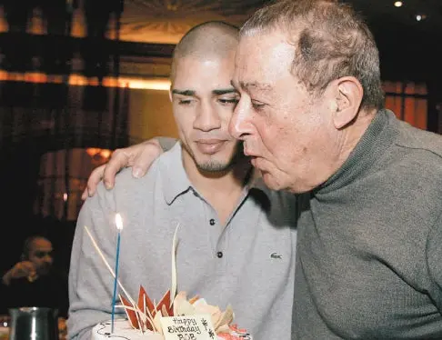 Bob Arum festeja 45 años en el boxeo
