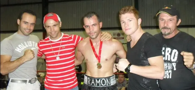 El 'Dinamita' tronó contra 'Canelo'