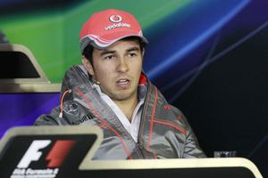 'La presión por conseguir resultados siempre está ahí': Checo
