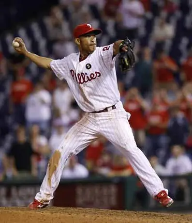 Filis derrotó 5-4 a Cincinnati en 19 entradas