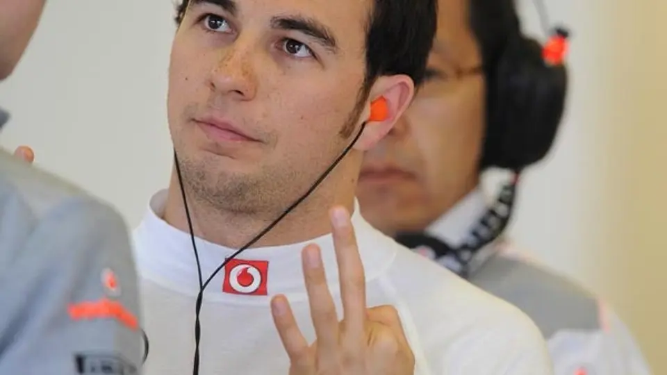 Jefe de McLaren destaca el profesionalismo de Checo Pérez