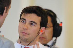 Jefe de McLaren destaca el profesionalismo de Checo Pérez