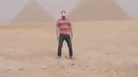Detienen a 4 por bailar el 'Harlem Shake'