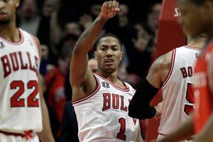 Rose destroza a Rockets; Chicago doblega 119-116 a Houston