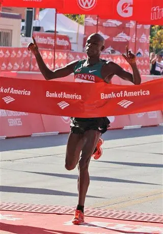 Mosop y Shobukhova ganan el maratón de Chicago