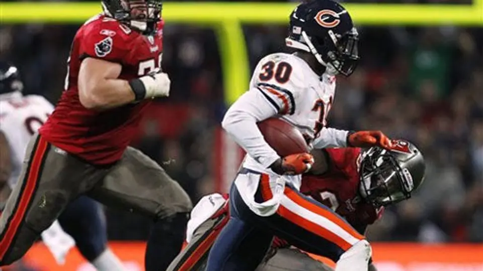 Chicago aguanta la reacción de Tampa y vence 24-18