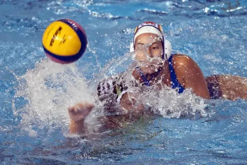 Brasil y Puerto Rico se anotan el triunfo en water polo femenil