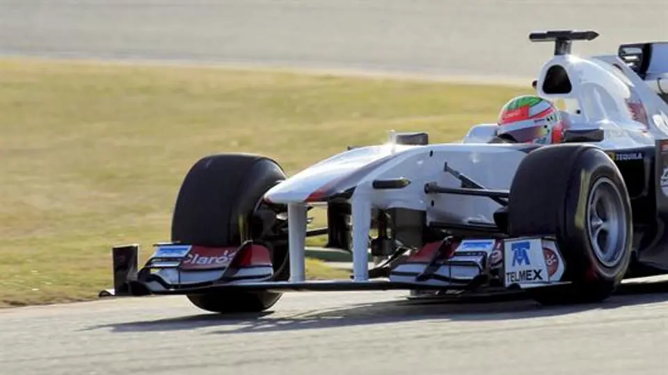 Checo Pérez estrenó el C30