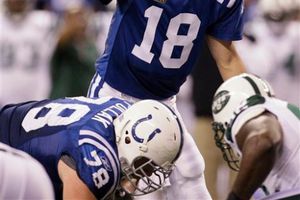 Manning, operado por tercera ocasión