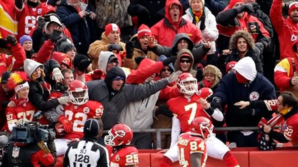 Cassel lanza tres TD; Jefes vencen 34-14 a Titanes