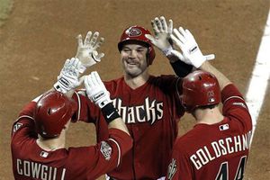 Milwaukee inicia su camino hacia la Serie Mundial ante Arizona