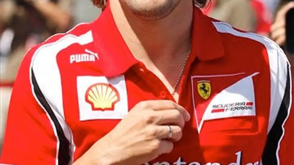Alonso amplía contrato con Ferrari hasta el 2016
