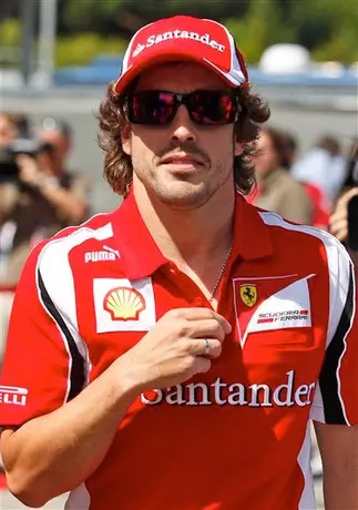 Alonso amplía contrato con Ferrari hasta el 2016