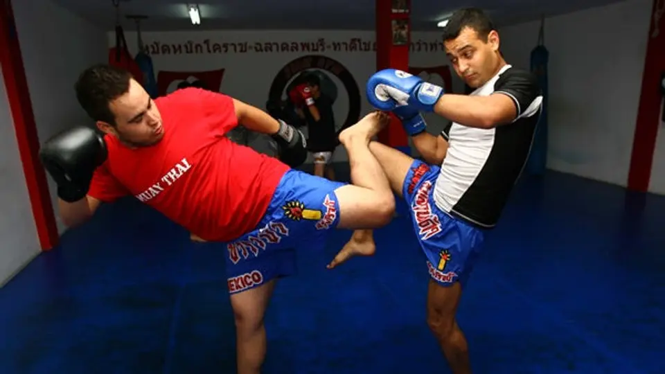 Jóvenes buscan practicar el Muay Thai