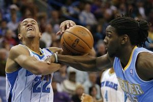 Hornets le quita racha de 15 victorias consecutivas a los Nuggets