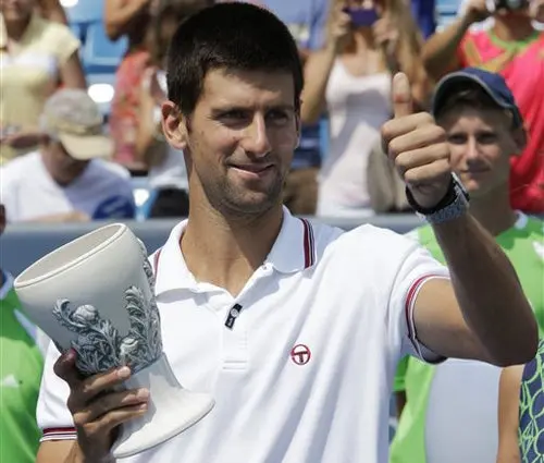 Djokovic usa cámara hiperbárica para recuperarse