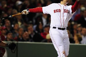 Adrián González, el mexicano con más hits en una temporada de la MLB