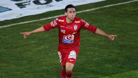 Héctor Herrera oficializa su llegada al Porto