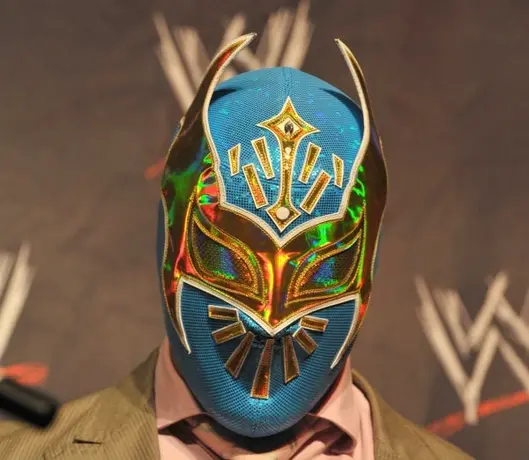 Debuta Sin Cara en RAW