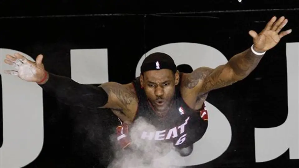 Avión del Heat tuvo problemas al llegar a Cleveland