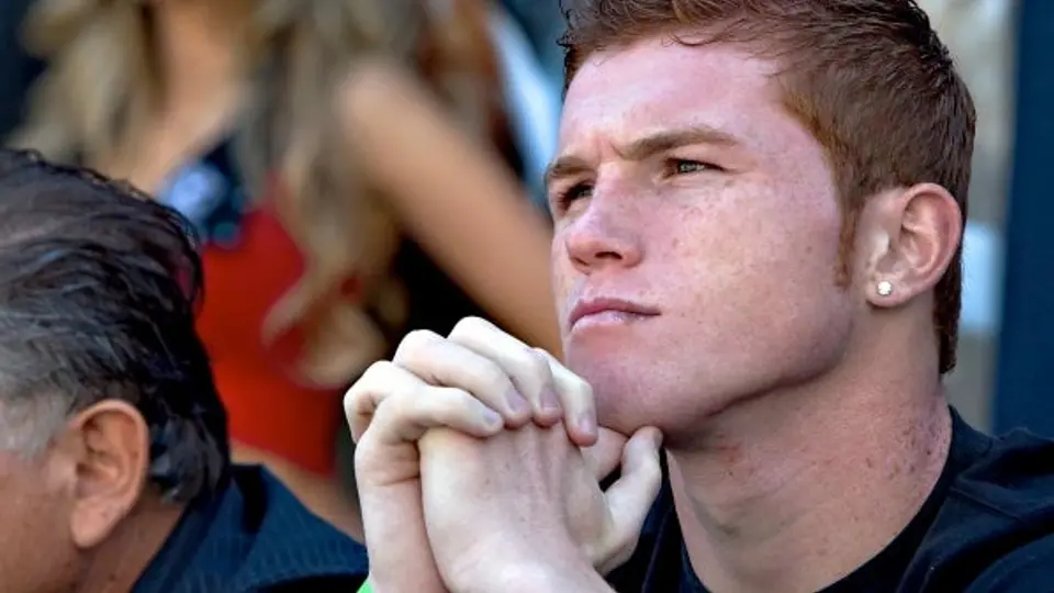 El Canelo convoca a 3 mil fans a firma de autógrafos