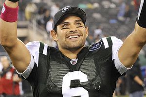 Mark Sánchez las prefiere jovencitas