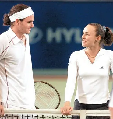 Federer buscará hacer equipo con Hingis en Londres 2012