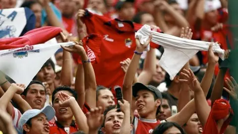 Aficionados de León e Irapuato se unen contra la violencia