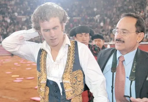 El 'Payo' olvida dolor con orejas